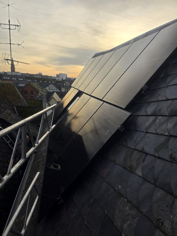 Detailaufnahme einer Solarinstallation – Galitsch Energie