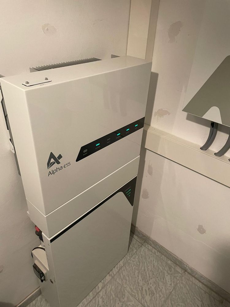 Montagearbeiten am Dach – Galitsch Energie